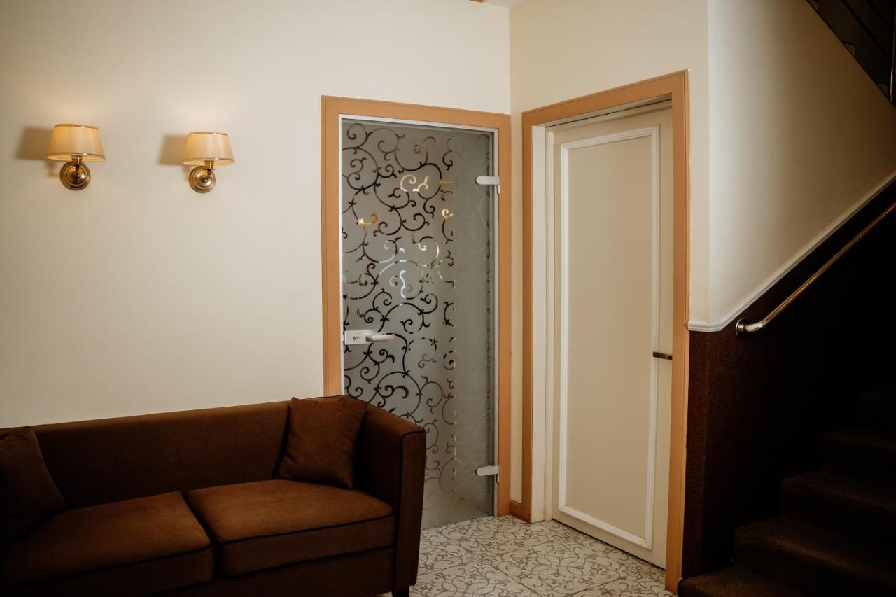 Non-Stop Economy Hotel Boryspilʼ Exterior foto