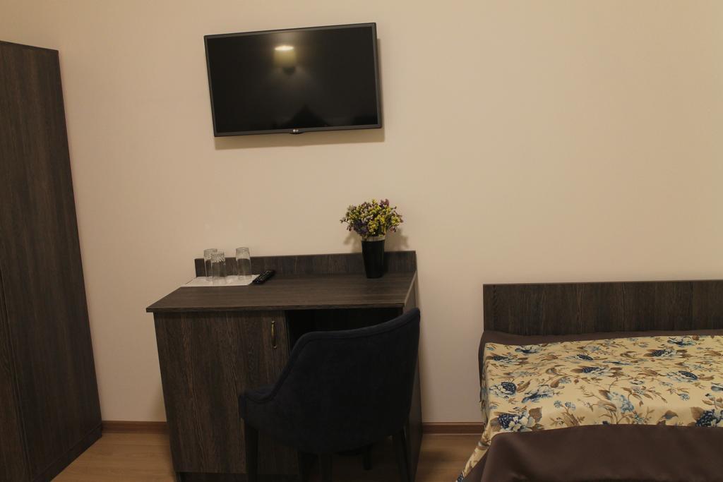 Non-Stop Economy Hotel Boryspilʼ Exterior foto